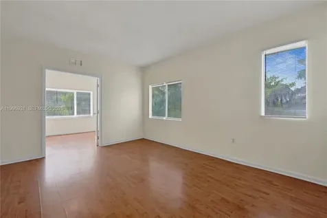 109 NW 6th Avenue Miami FL 33128