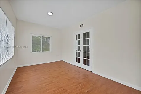 109 NW 6th Avenue Miami FL 33128