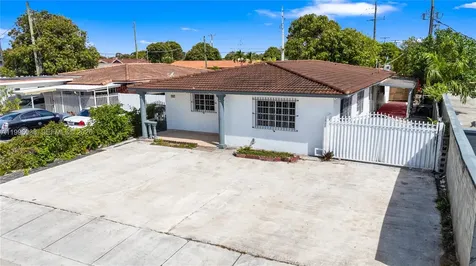 361 E 39th Street Hialeah FL 33013