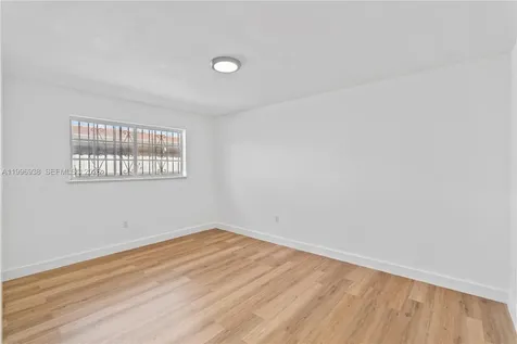 361 E 39th Street Hialeah FL 33013