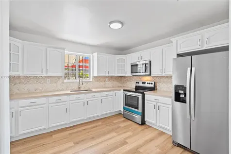 361 E 39th Street Hialeah FL 33013