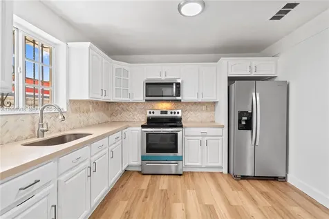 361 E 39th Street Hialeah FL 33013