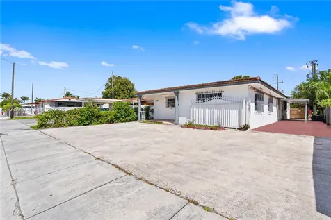 361 E 39th Street Hialeah FL 33013
