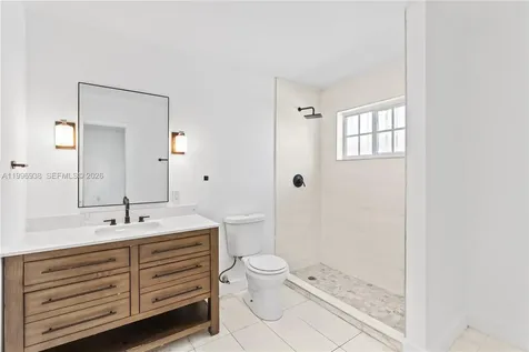361 E 39th Street Hialeah FL 33013