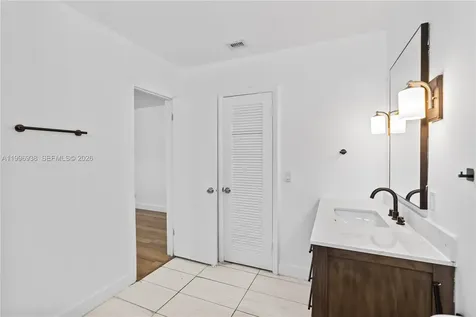 361 E 39th Street Hialeah FL 33013