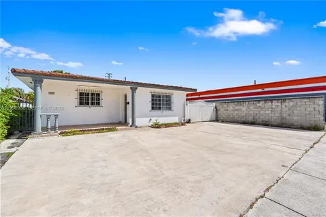 361 E 39th Street Hialeah FL 33013