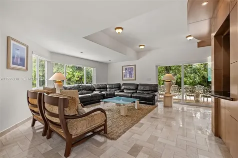 8450 SW 74th Terrace Miami FL 33143