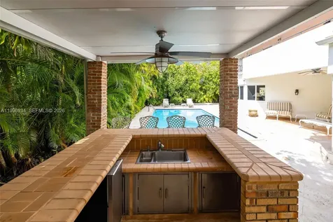 8450 SW 74th Terrace Miami FL 33143