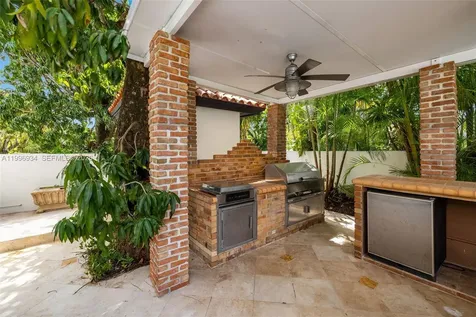 8450 SW 74th Terrace Miami FL 33143