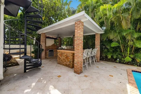 8450 SW 74th Terrace Miami FL 33143