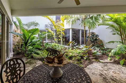 8450 SW 74th Terrace Miami FL 33143
