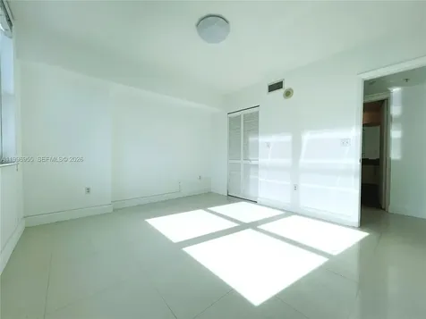 Miami FL 33131