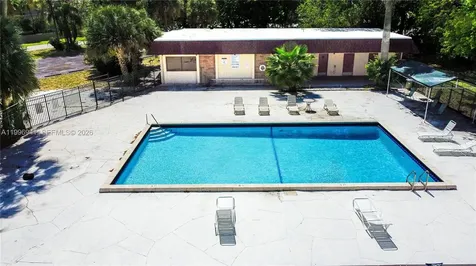 3900 NW 76th Avenue Sunrise FL 33351