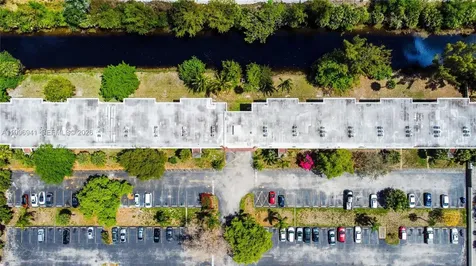 3900 NW 76th Avenue Sunrise FL 33351
