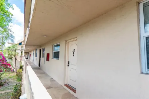 3900 NW 76th Avenue Sunrise FL 33351