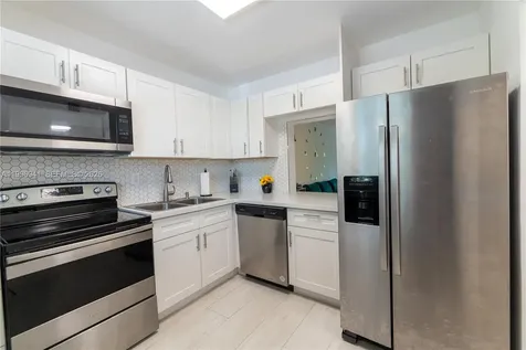 3900 NW 76th Avenue Sunrise FL 33351