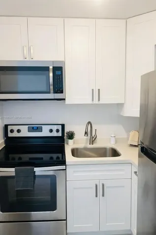 7904 West Drive North Bay Village FL 33141