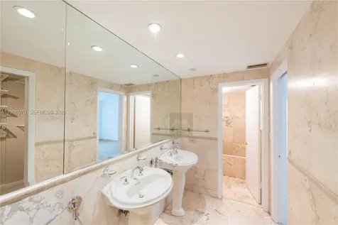 590 Ocean Drive Key Biscayne FL 33149