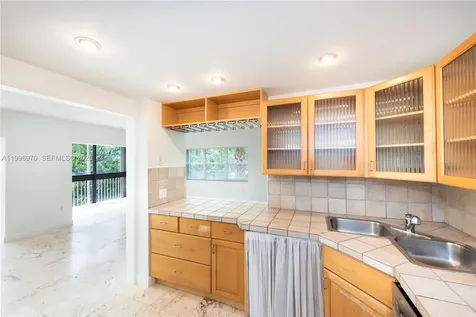 590 Ocean Drive Key Biscayne FL 33149