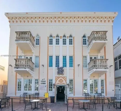 918 Ocean Drive Miami Beach FL 33139