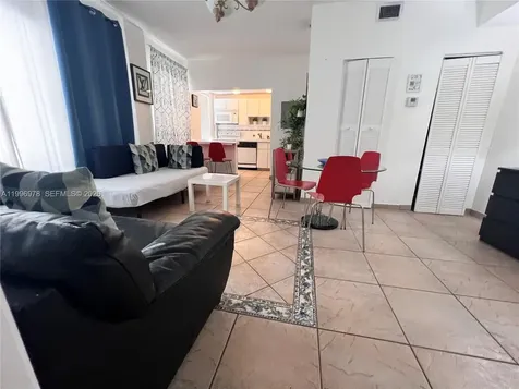 918 Ocean Drive Miami Beach FL 33139