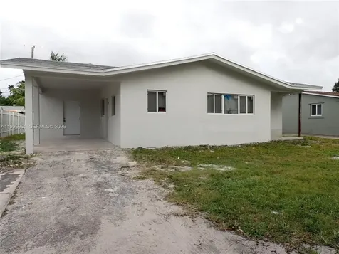 2241 N 62nd Avenue Hollywood FL 33024
