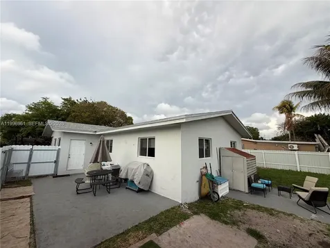 2241 N 62nd Avenue Hollywood FL 33024
