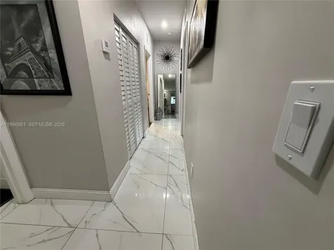 2241 N 62nd Avenue Hollywood FL 33024