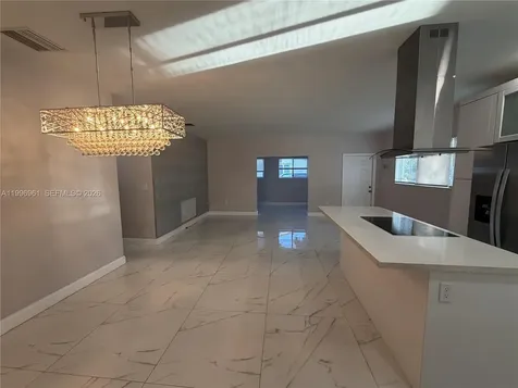 2241 N 62nd Avenue Hollywood FL 33024
