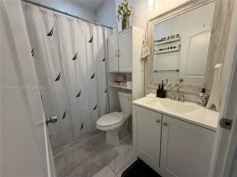 2241 N 62nd Avenue Hollywood FL 33024