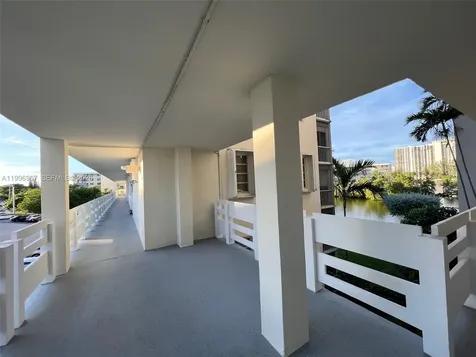 3030 Marcos Drive Aventura FL 33160