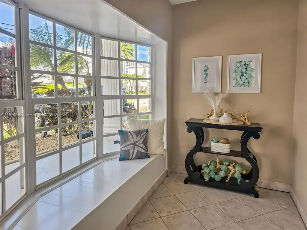 3050 NE 48th Street Fort Lauderdale FL 33308