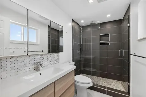 3050 NE 48th Street Fort Lauderdale FL 33308