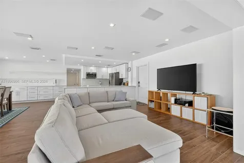 3050 NE 48th Street Fort Lauderdale FL 33308