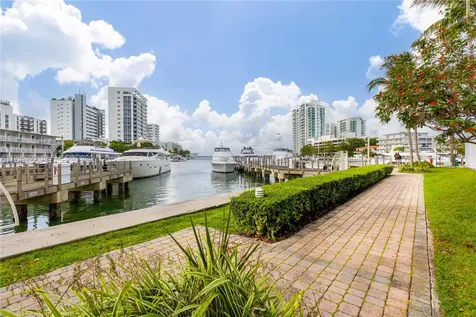 7914 Harbor Island Drive North Bay Village FL 33141