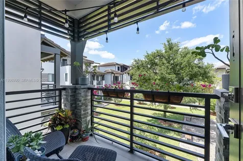 8424 NW 51st Terrace Doral FL 33166