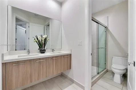 8424 NW 51st Terrace Doral FL 33166
