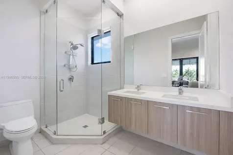 8424 NW 51st Terrace Doral FL 33166