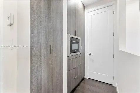 8424 NW 51st Terrace Doral FL 33166