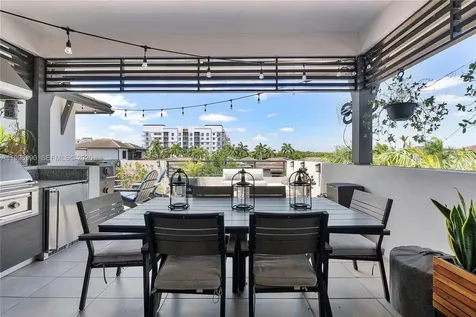 8424 NW 51st Terrace Doral FL 33166