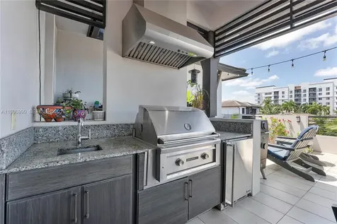8424 NW 51st Terrace Doral FL 33166