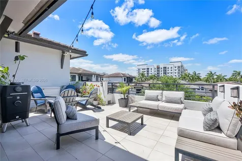 8424 NW 51st Terrace Doral FL 33166