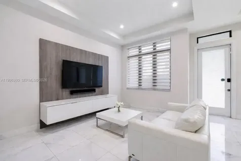 8424 NW 51st Terrace Doral FL 33166