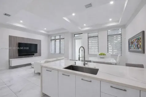 8424 NW 51st Terrace Doral FL 33166