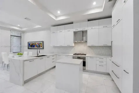 8424 NW 51st Terrace Doral FL 33166