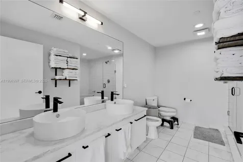 888 Biscayne Boulevard Miami FL 33132
