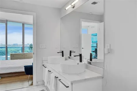 888 Biscayne Boulevard Miami FL 33132