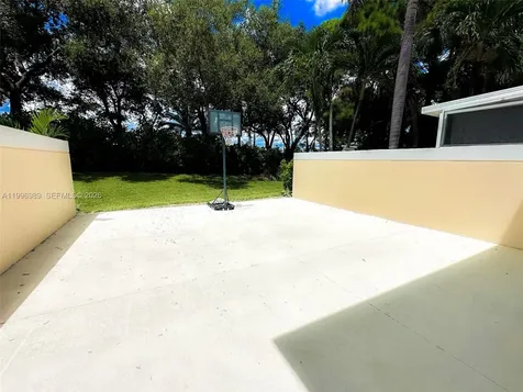 197 Santa Barbara Way Palm Beach Gardens FL 33410
