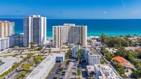 3199 S Ocean Drive Hallandale Beach FL 33009