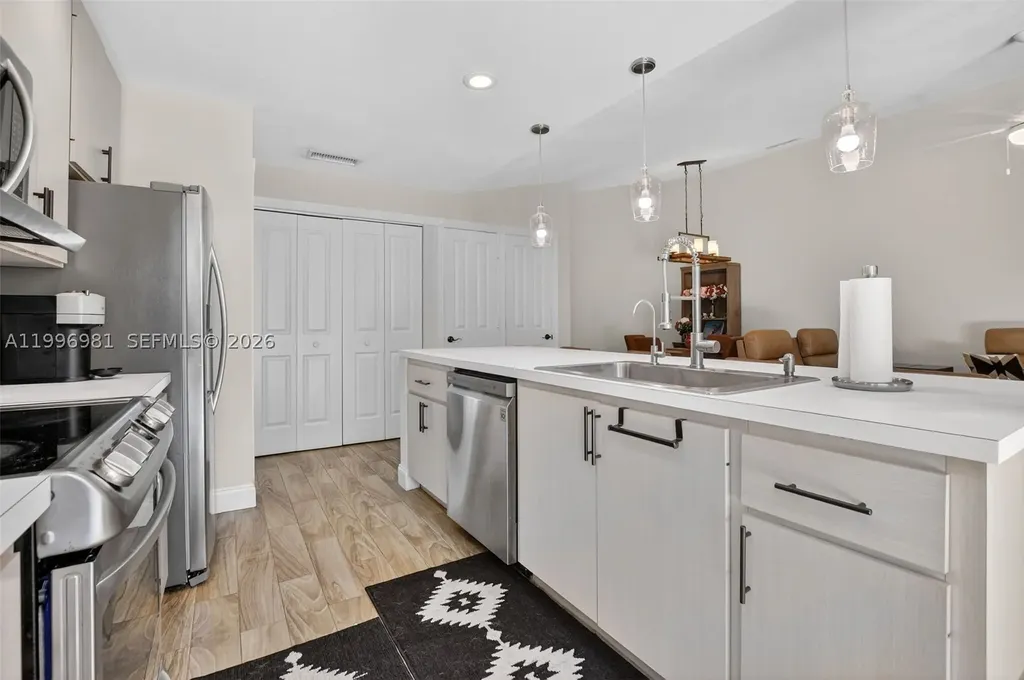 102 Sun Terrace Court Palm Beach Gardens FL 33403